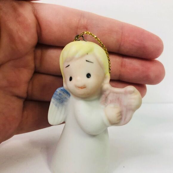 vintage homco angel ornament blonde hair with harp blue wings 2 1/4 inches - Picture 3 of 6
